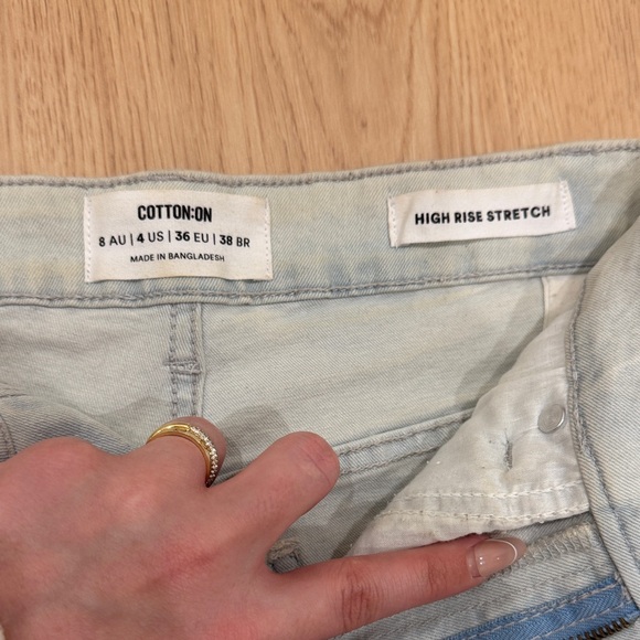 Cotton On Light Wash Jean Shorts - Picture 2 of 4